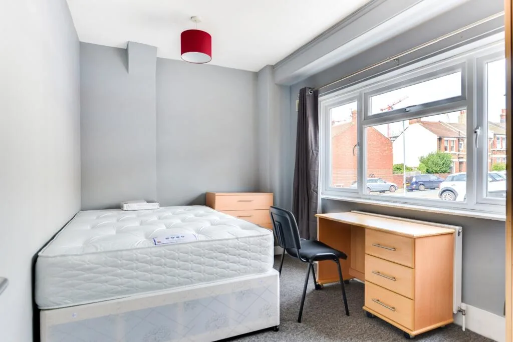 5 bedroom terraced house for rent