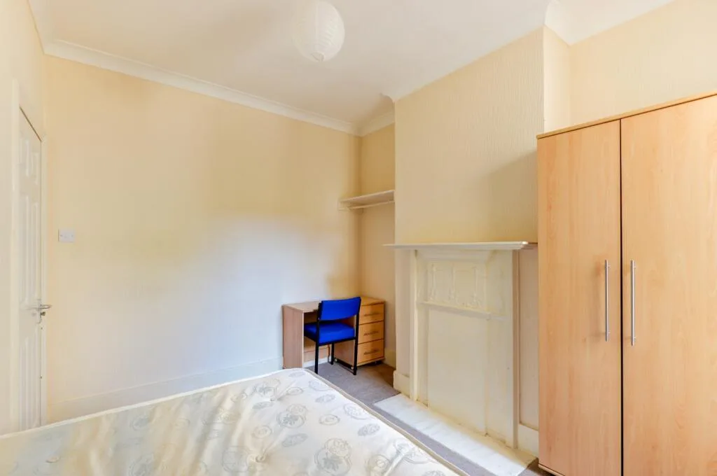 5 bedroom terraced house for rent
