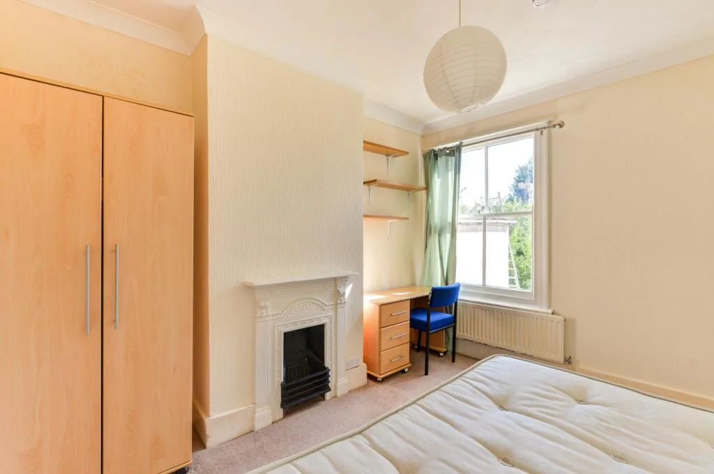 5 bedroom terraced house for rent