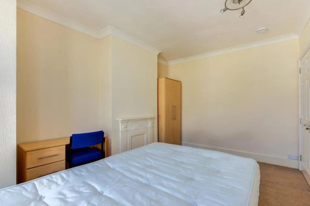 5 bedroom terraced house for rent