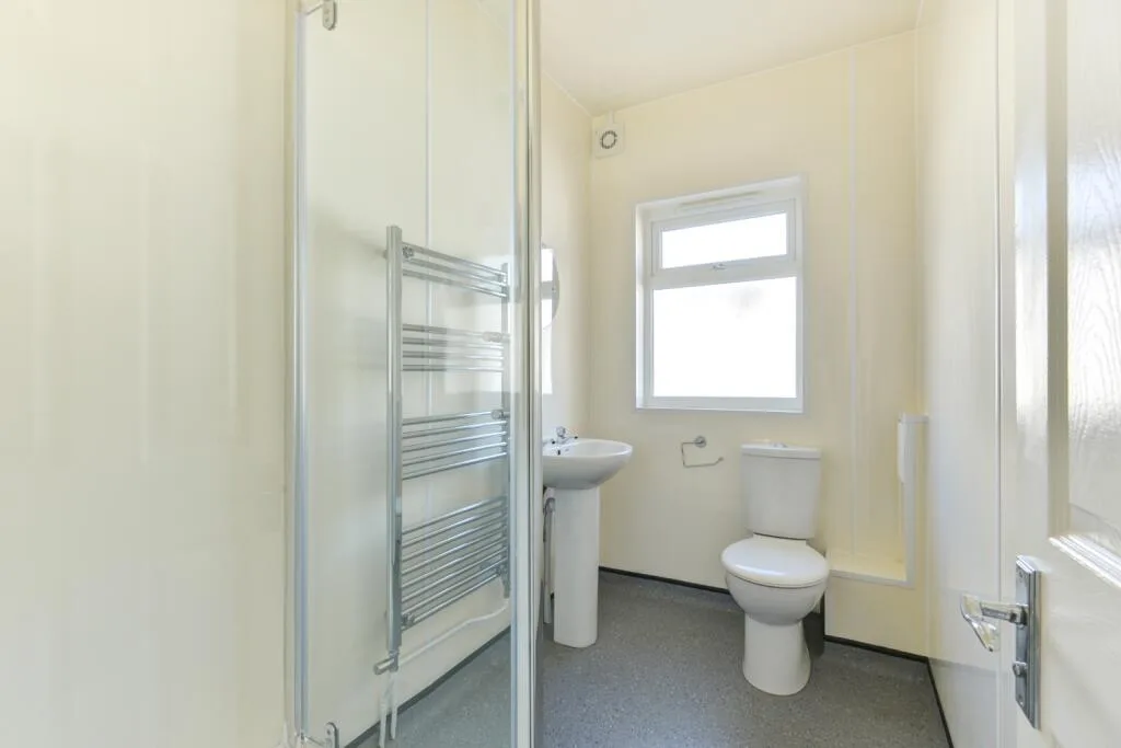 5 bedroom terraced house for rent