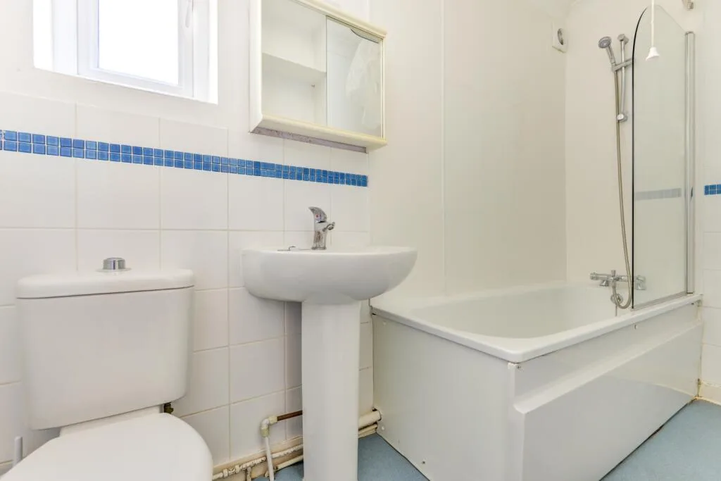 5 bedroom terraced house for rent