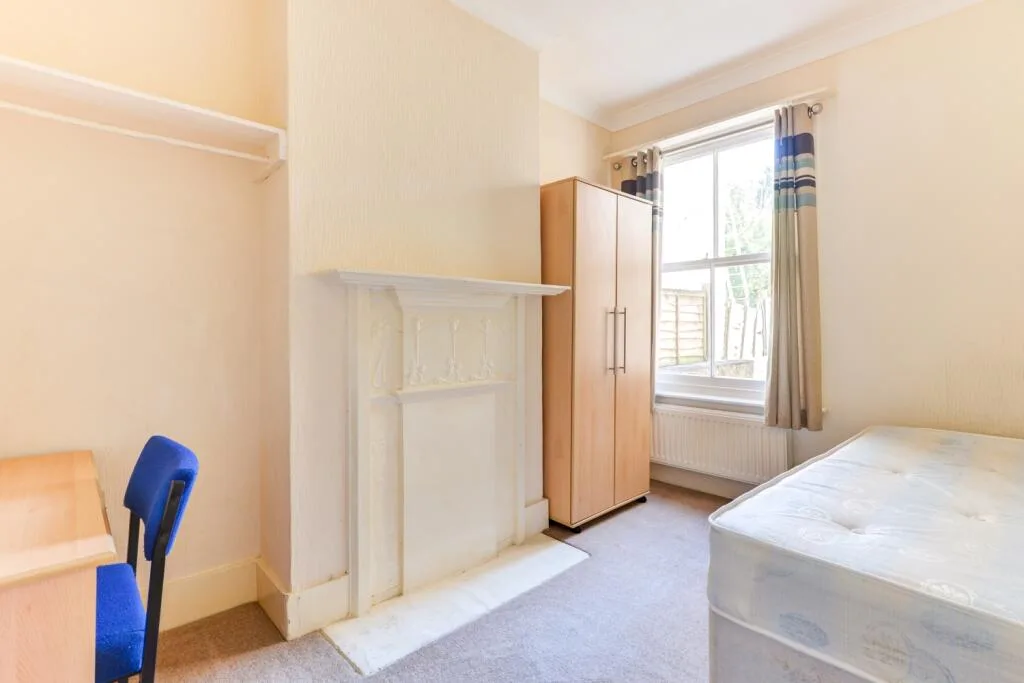 5 bedroom terraced house for rent