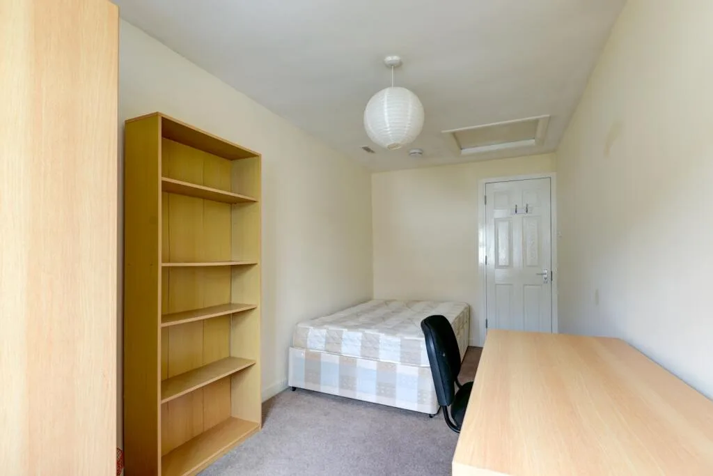 5 bedroom terraced house for rent