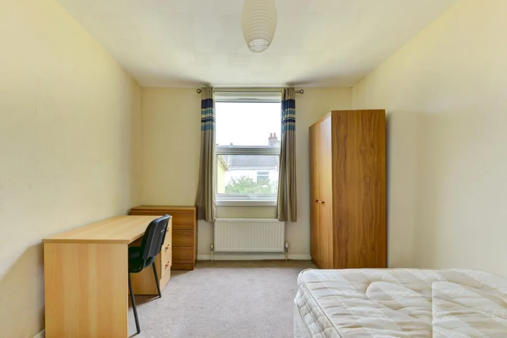 5 bedroom terraced house for rent