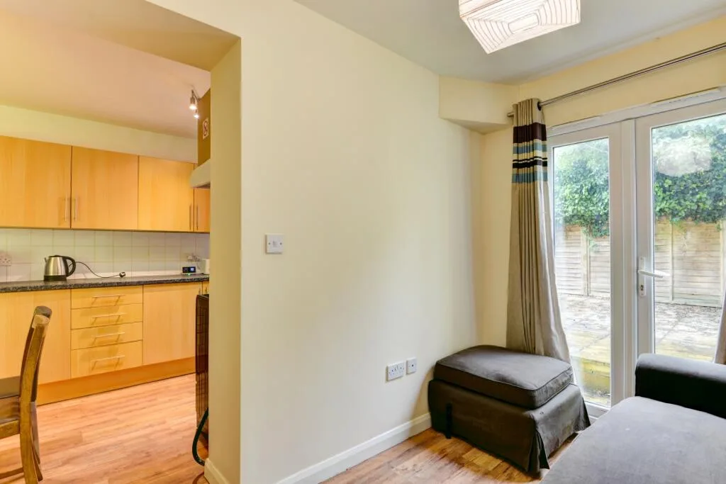 5 bedroom terraced house for rent