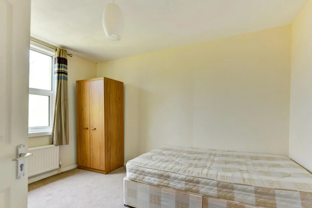 5 bedroom terraced house for rent