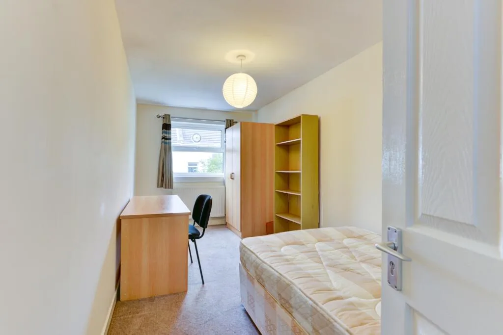 5 bedroom terraced house for rent