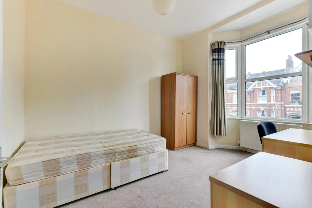 5 bedroom terraced house for rent