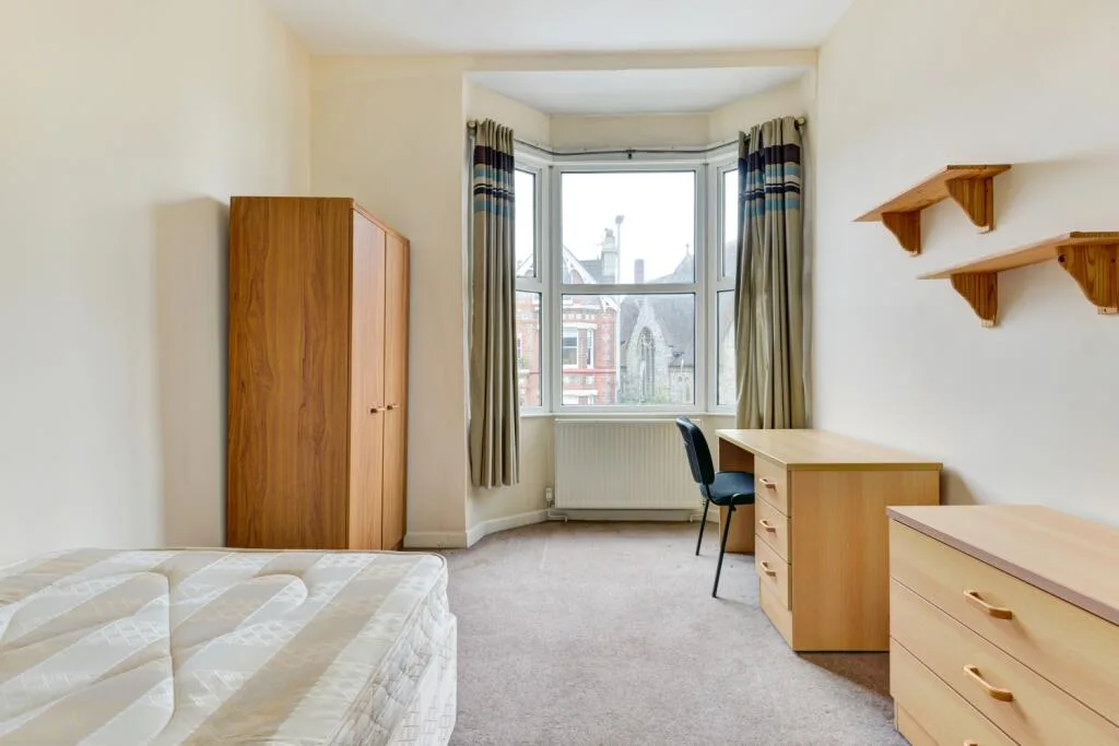 5 bedroom terraced house for rent