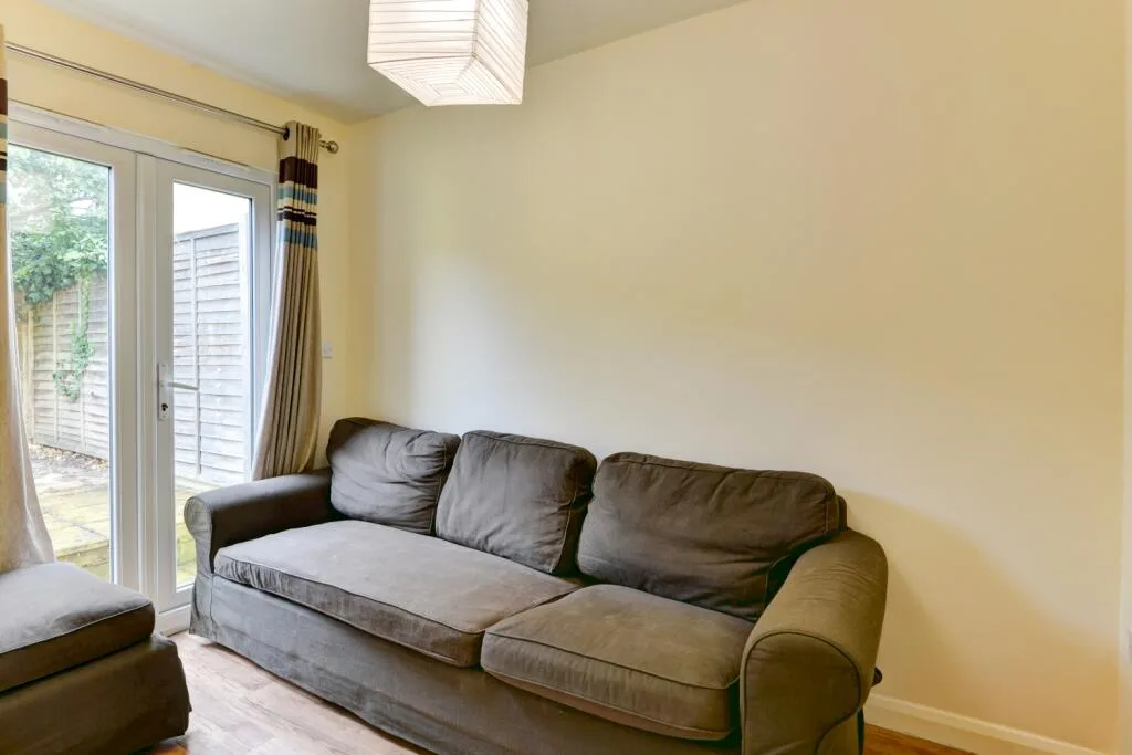 5 bedroom terraced house for rent