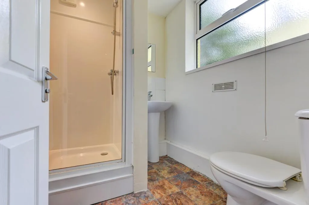 5 bedroom terraced house for rent