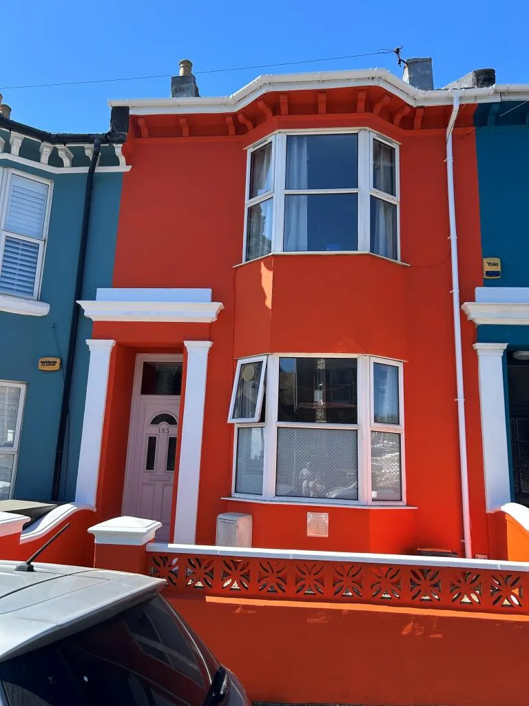 5 bedroom terraced house for rent
