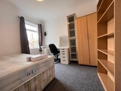 6 bedroom terraced house for rent