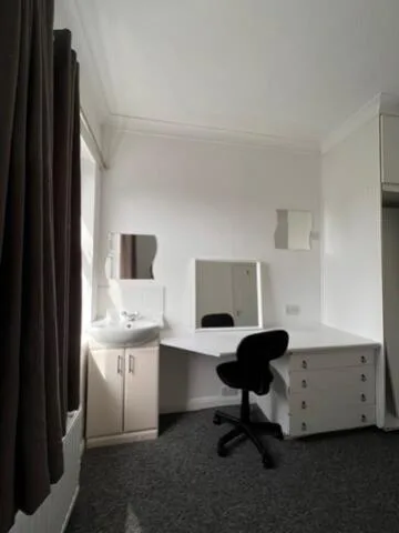 6 bedroom terraced house for rent