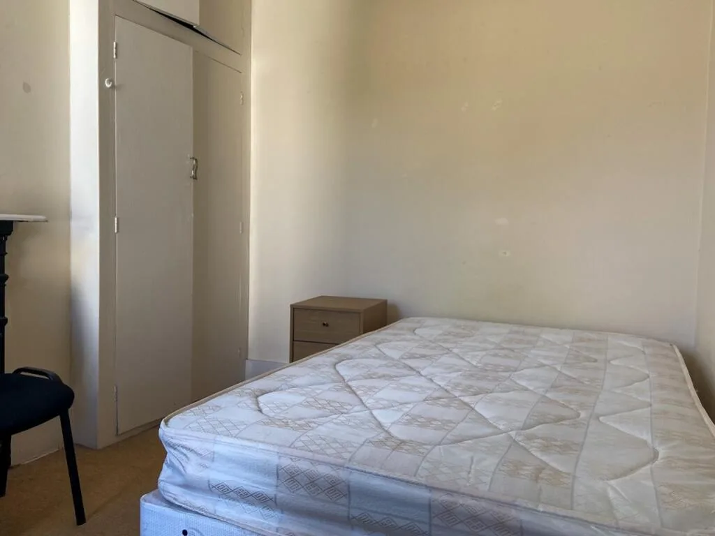 6 bedroom terraced house for rent