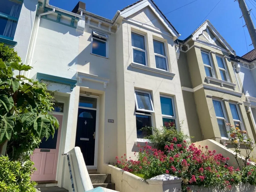 6 bedroom terraced house for rent