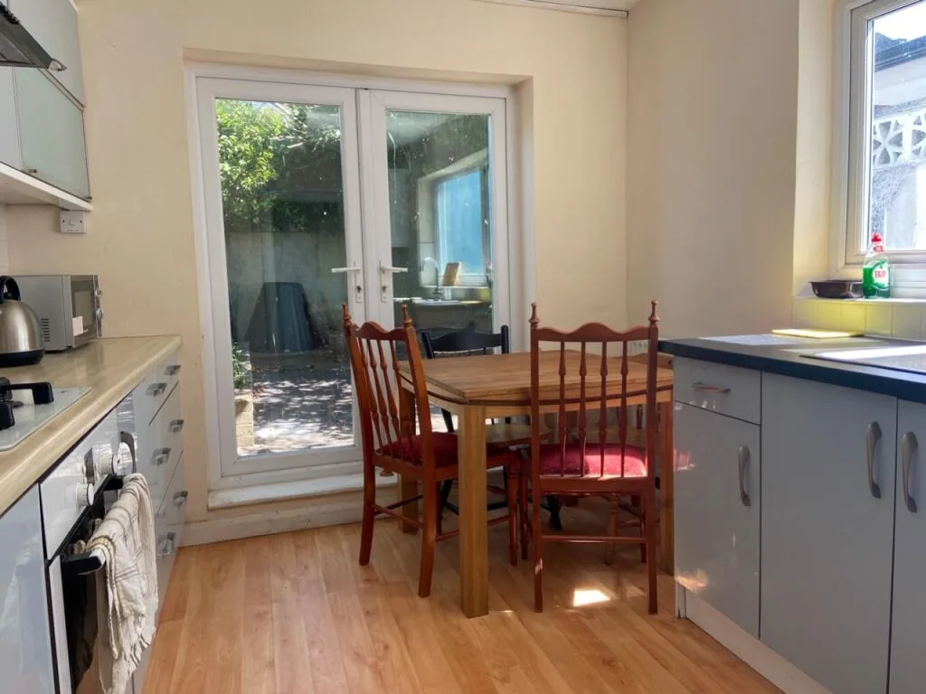 6 bedroom terraced house for rent