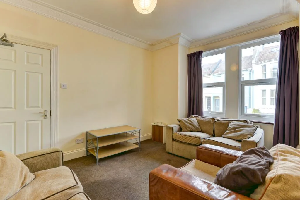 6 bedroom terraced house for rent