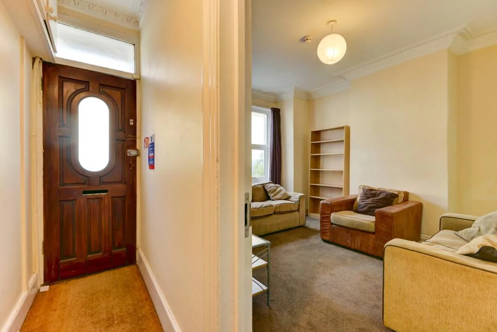6 bedroom terraced house for rent