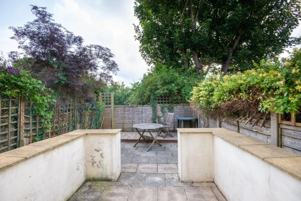 6 bedroom terraced house for rent