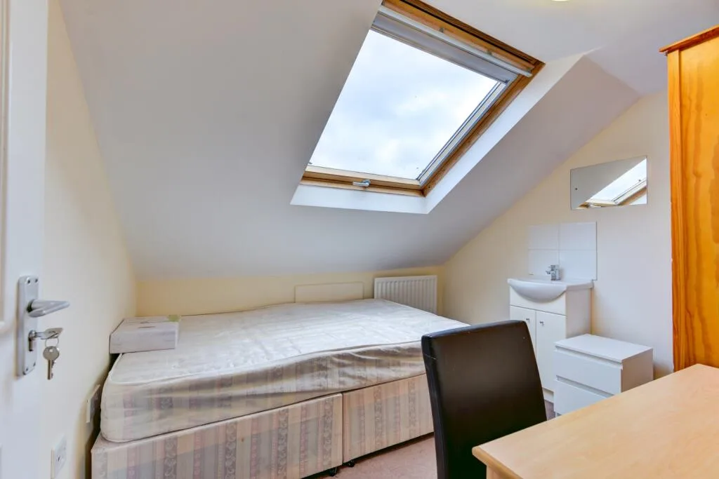 6 bedroom terraced house for rent