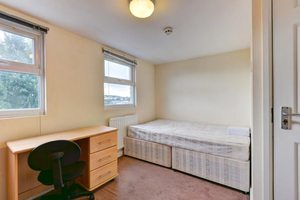 6 bedroom terraced house for rent