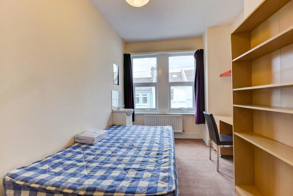 6 bedroom terraced house for rent