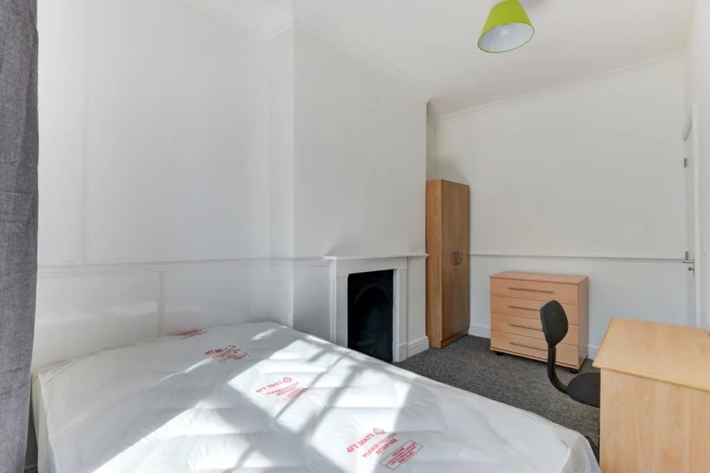 6 bedroom terraced house for rent