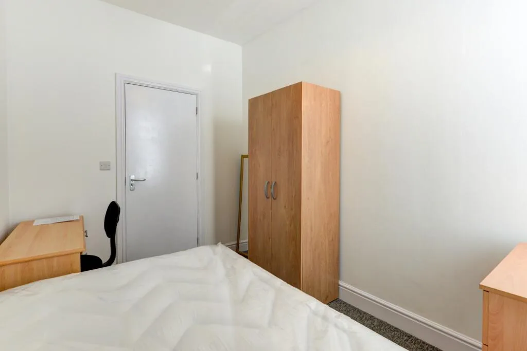 6 bedroom terraced house for rent