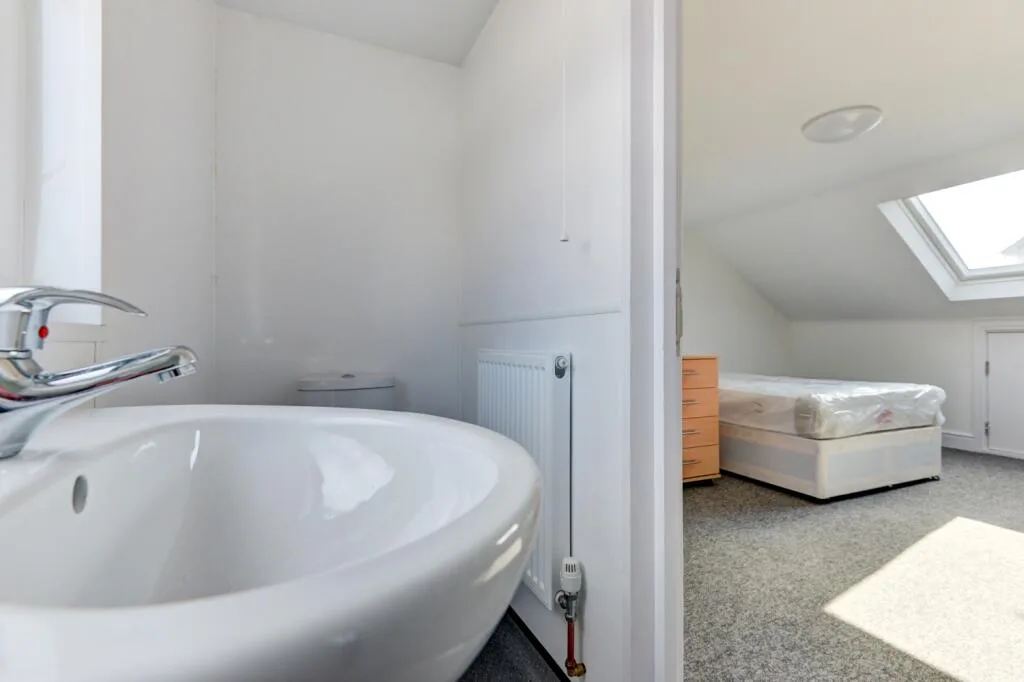 6 bedroom terraced house for rent