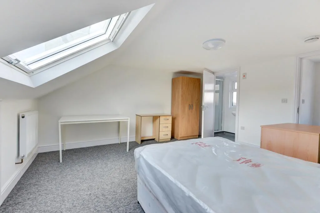 6 bedroom terraced house for rent