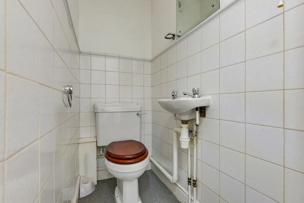 6 bedroom terraced house for rent
