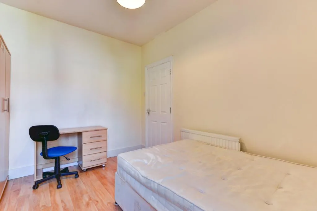 6 bedroom terraced house for rent