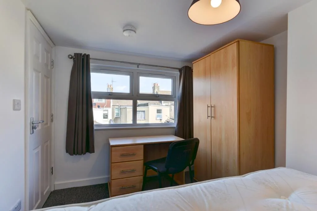 6 bedroom terraced house for rent
