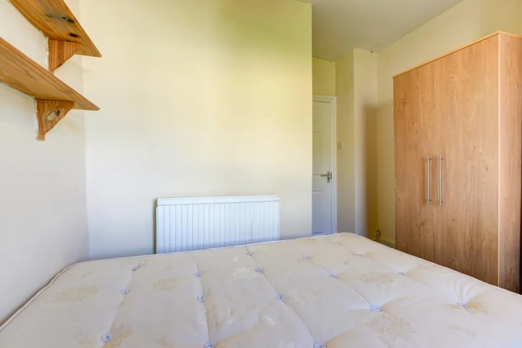 6 bedroom terraced house for rent