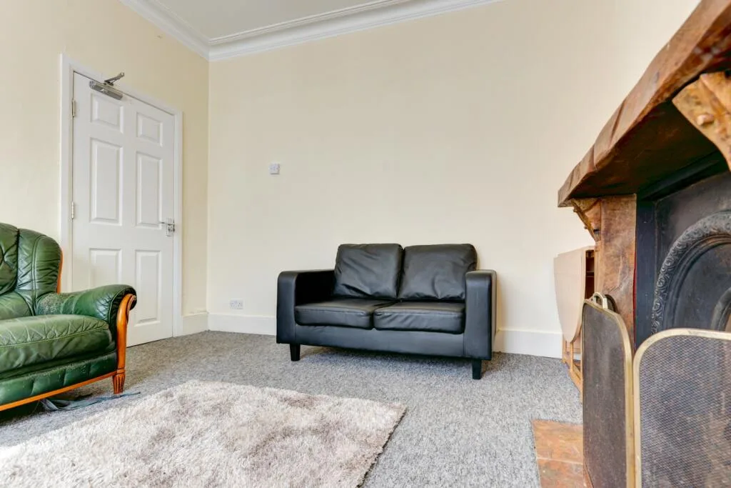 6 bedroom terraced house for rent