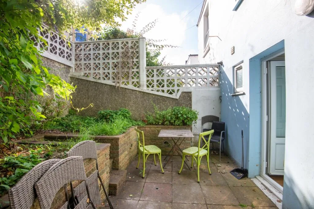 6 bedroom terraced house for rent