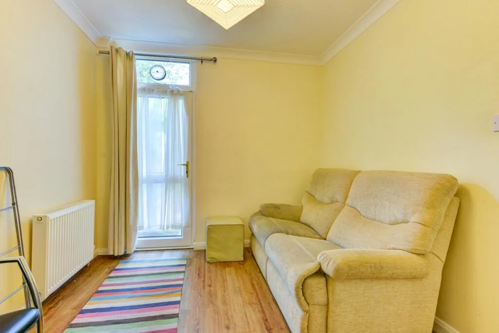 6 bedroom terraced house for rent