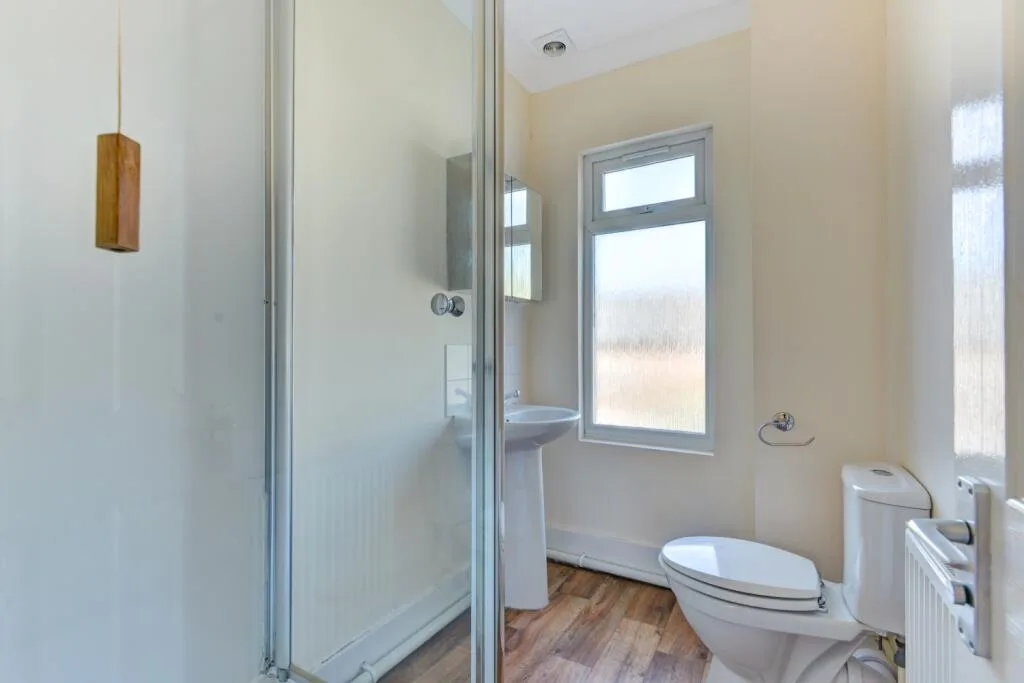 6 bedroom terraced house for rent