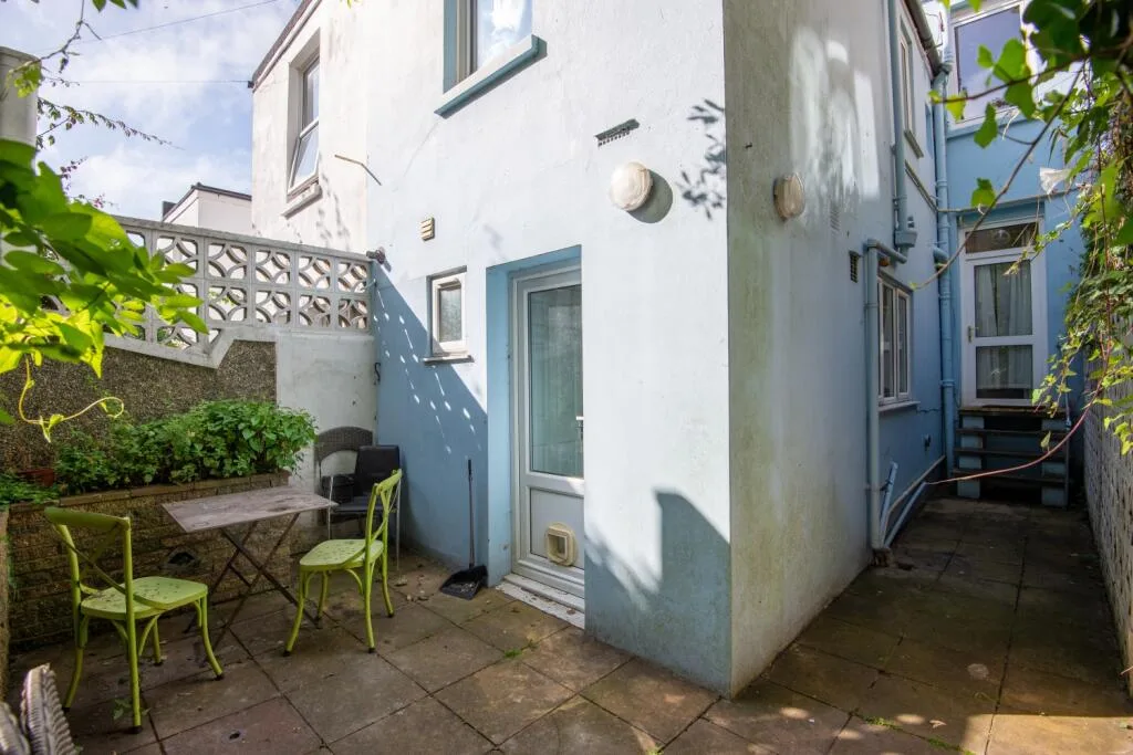 6 bedroom terraced house for rent