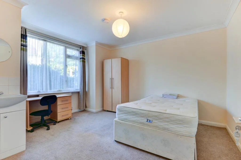 6 bedroom terraced house for rent