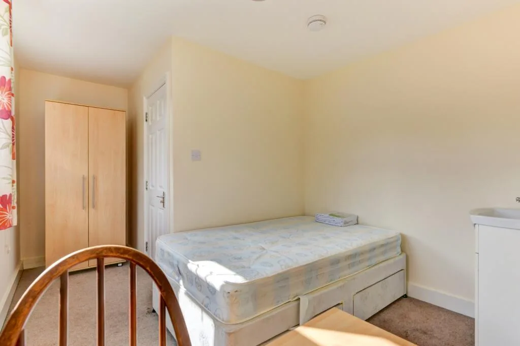 6 bedroom terraced house for rent