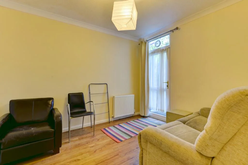 6 bedroom terraced house for rent