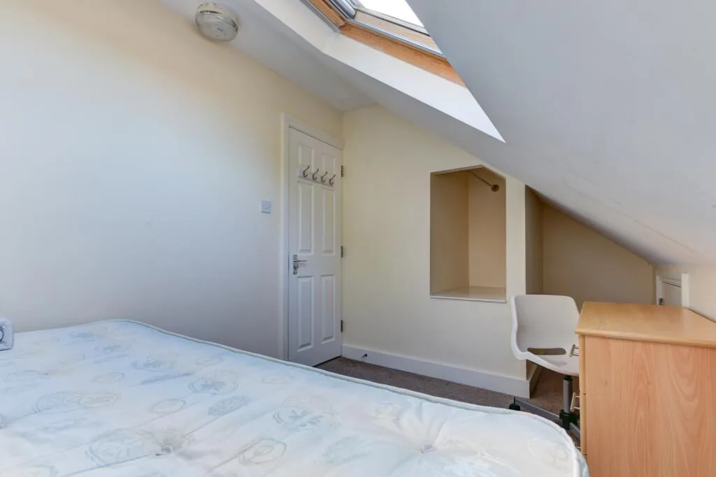 6 bedroom terraced house for rent