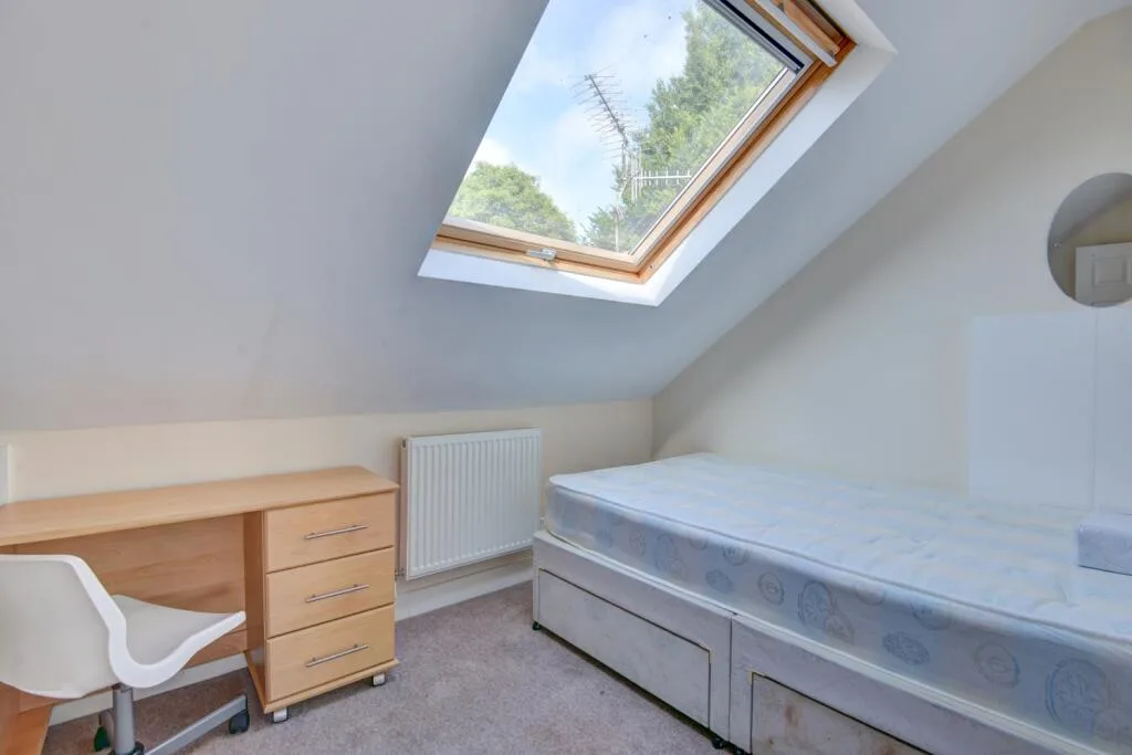 6 bedroom terraced house for rent