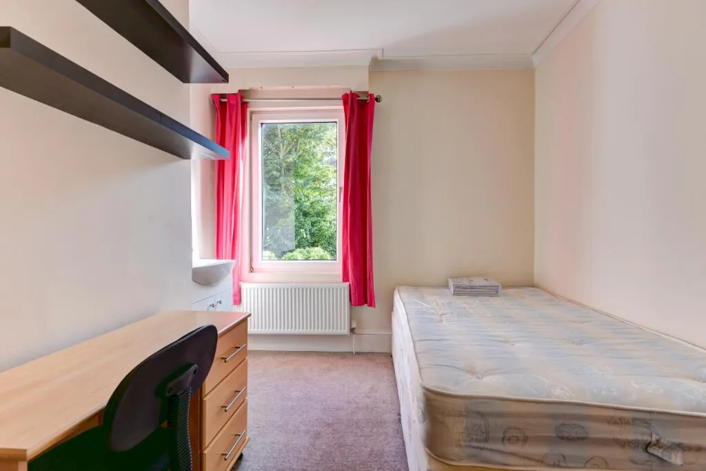 6 bedroom terraced house for rent