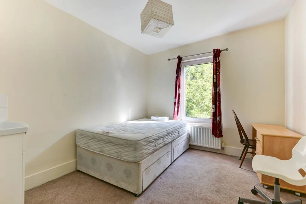 6 bedroom terraced house for rent