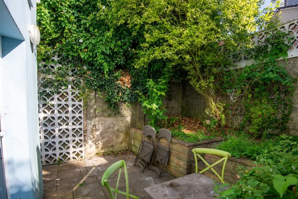 6 bedroom terraced house for rent
