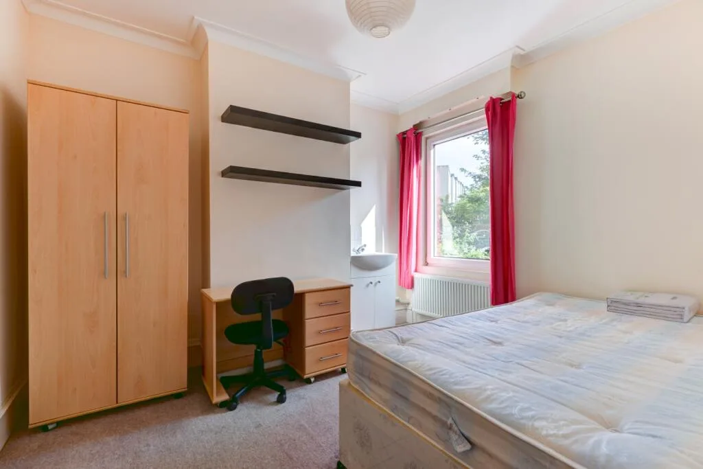 6 bedroom terraced house for rent